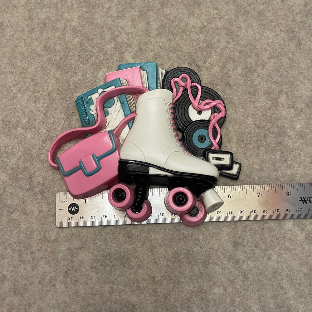 Vintage 90’s Retro Barbiecore Set of 2 Rollerskate Phone Wall Decro Plaques - Picture 10 of 10